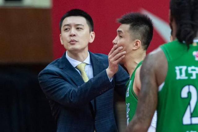 1621171199959000445.jpg 辽篮.jpg